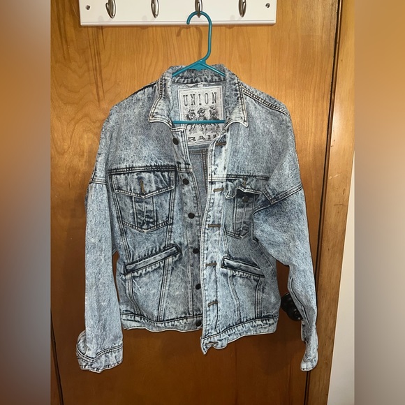 Adorable Vintage Jean Jacket - Picture 1 of 7